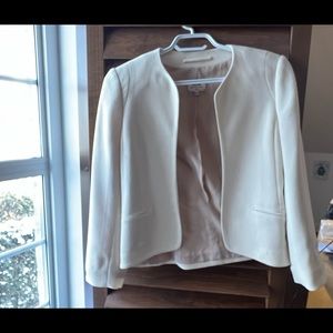 Aritzia cream blazer. Size 2. Nice Fit.